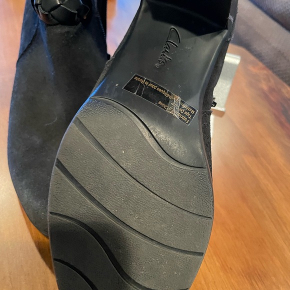 Clarks suede booties - Picture 2 of 2